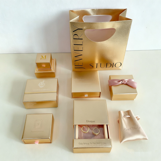 küpe kutusu kartonu