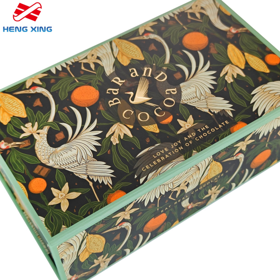 Manyetik kapaklı hediye kutusu