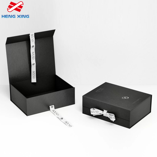 Manyetik kapaklı hediye kutusu